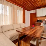 Casa de hóspedes комплекс божидарица Progled